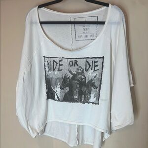 Hips & Hair White Graphic Women's Top Ride or Die crop Tshirt size large
